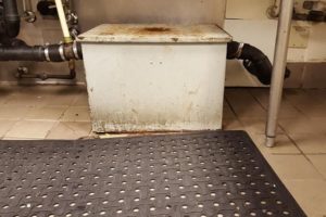 grease trap cleaning.jpg