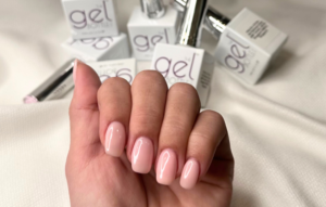 Is Builder Gel Manicure the Right Choice for You_ Here’s What You Need to Know[Middle image 1].png  